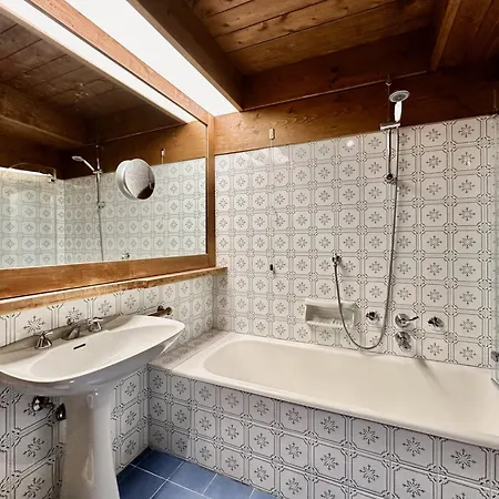 Beautiful 3 Bedroom New Flat In Apartment *