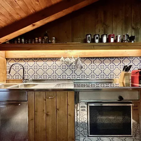 Beautiful 3 Bedroom New Flat In